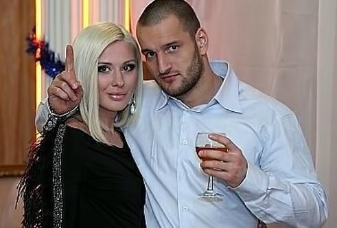 Алексей Самсонов не доверяет своей девушке